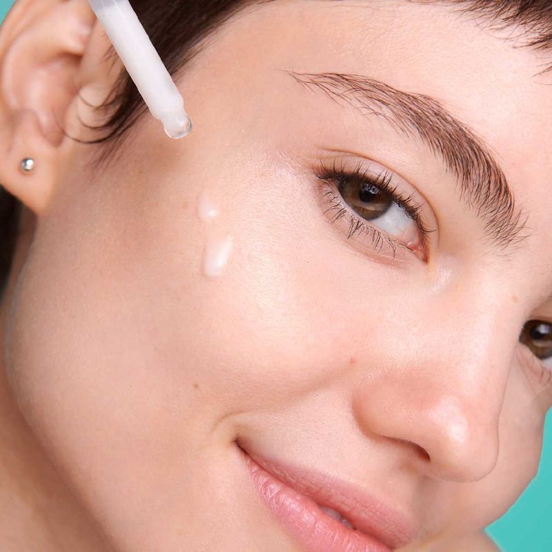 Serum-Facial-Hidratante-recargado-de-Vitamina-B5-y-Flor-de-Cactus-que-brinda-hidratacion-intensa.